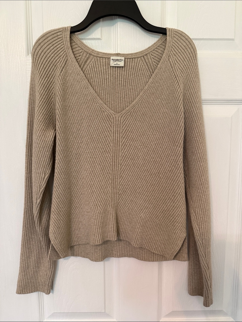 Abercrombie & Fitch Women's Ribbed V-Neck Sweater - Taupe Beige